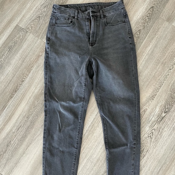 American Eagle Curvy Mom Jeans - Picture 1 of 3